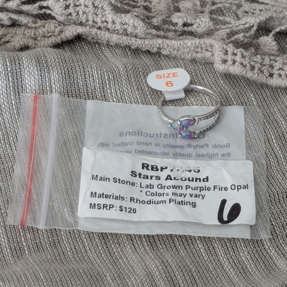 Elegant Silver and Purple Opal Women's Ring - Picture 3 of 3
